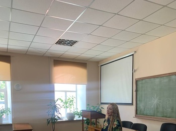 Просвітницька лекція за участі Яніни Тиховської, керівниці Уманського благодійного фонду "Серце друга"