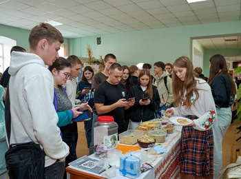 Благодійний ярмарок