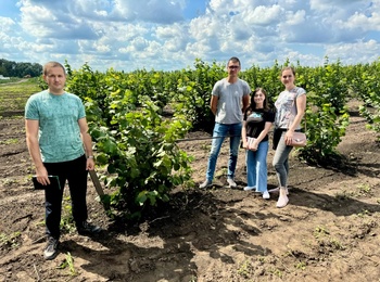 Наукова співпраця з виробництвом