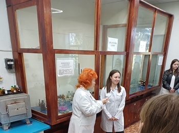 Студенти Уманського медичного фахового коледжу завітали до хімічної лабораторії кафедри агробіології та біохімії